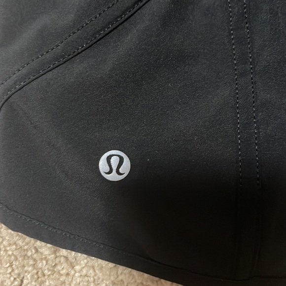 Size 4 black Lulu lemon shorts - Picture 3 of 4